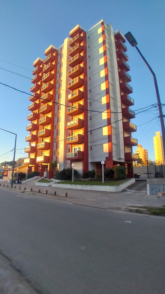 Departamento en Venta de un ambiente con balcon con vista al mar y panoramica a la ciudad, Zona Centro, Villa Gesell