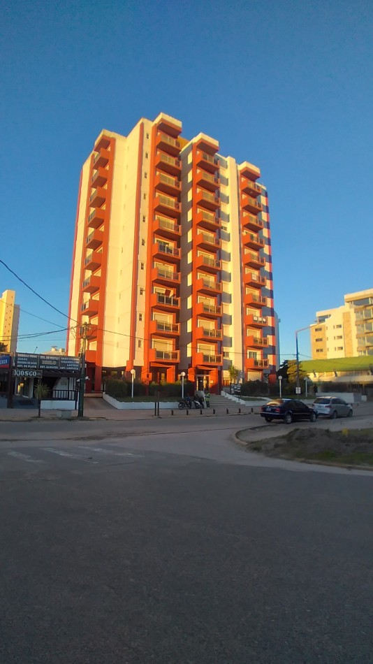 Departamento en Venta de un ambiente con balcon con vista al mar y panoramica a la ciudad, Zona Centro, Villa Gesell