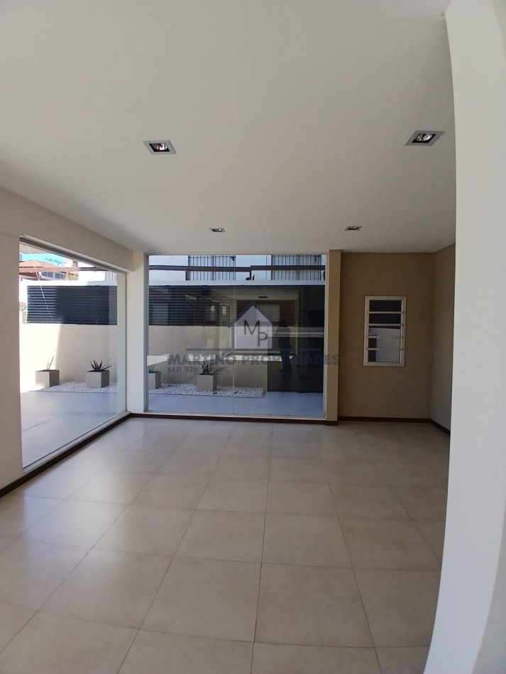 Excelente departamento en Venta, Zona Centro, Villa Gesell.-
