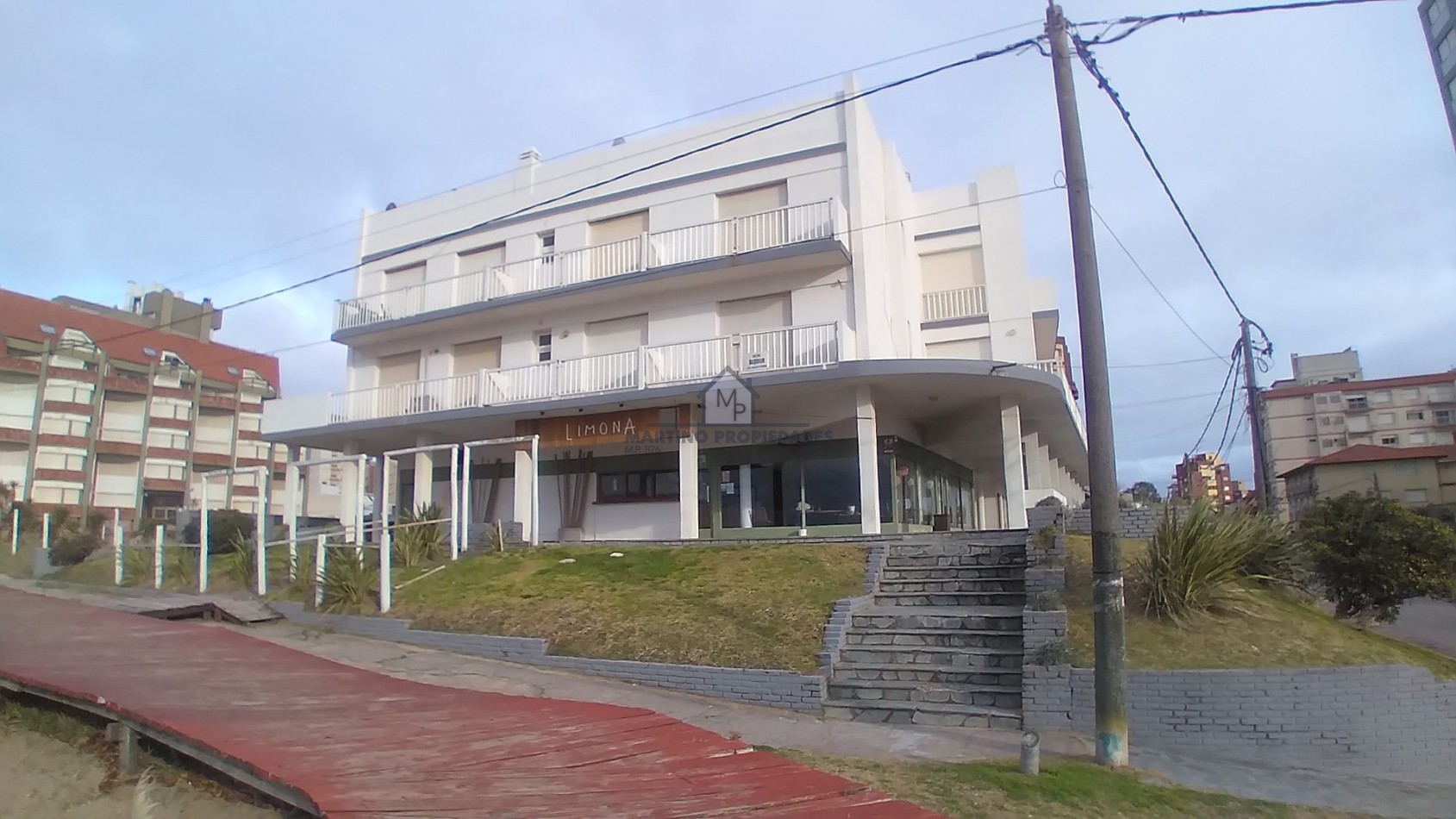 Departamento de 1 ambiente amplio frente al Mar en Venta, Villa Gesell, Zona Centro.-