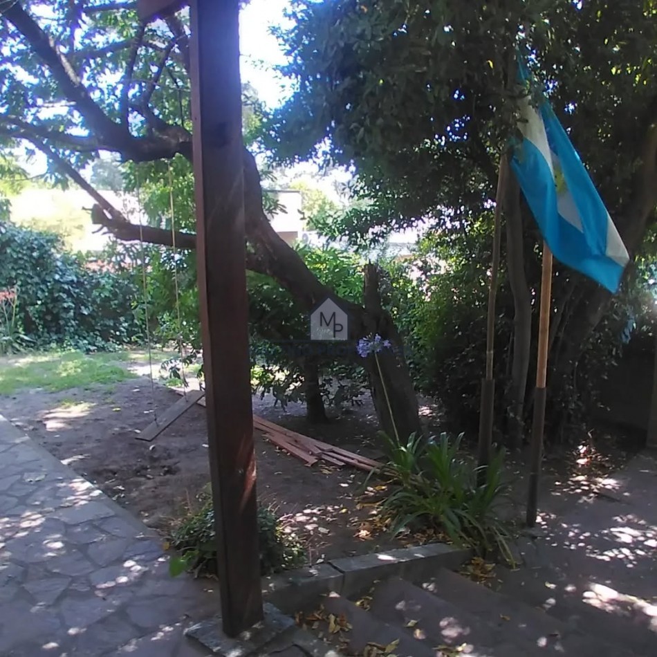 Casa en Venta, Villa Gesell, Zona Centro.-