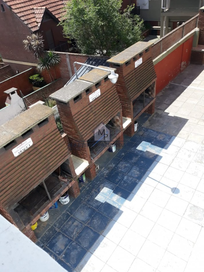 Departamento de 2 ambientes con Vista al Mar y cochera, Zona Centro, Villa Gesell.-