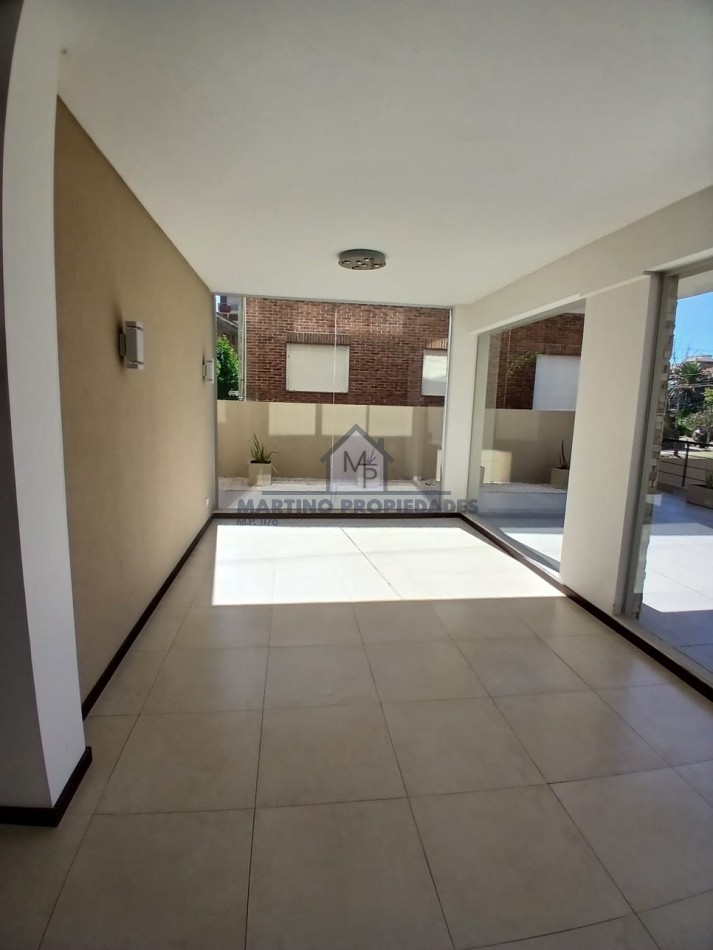 Excelente departamento en Venta, Zona Centro, Villa Gesell.-