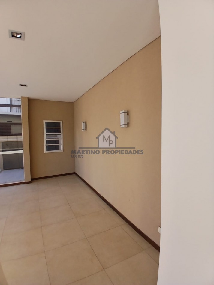 Excelente departamento en Venta, Zona Centro, Villa Gesell.-