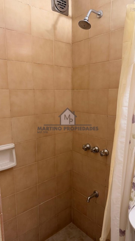 Departamento de 1 ambiente amplio frente al Mar en Venta, Villa Gesell, Zona Centro.-
