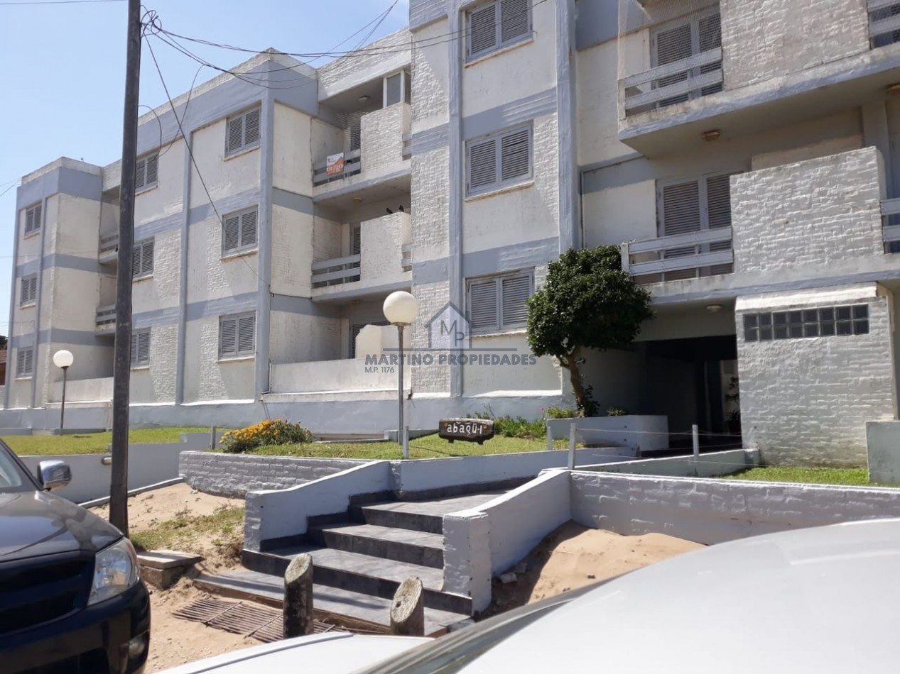 Departamento de 2 ambientes con Vista al Mar y cochera, Zona Centro, Villa Gesell.-