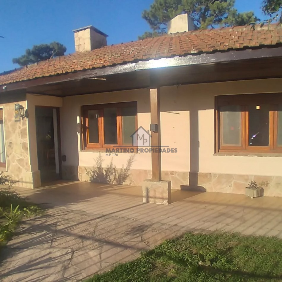 Casa en Venta, Villa Gesell, Zona Centro.-