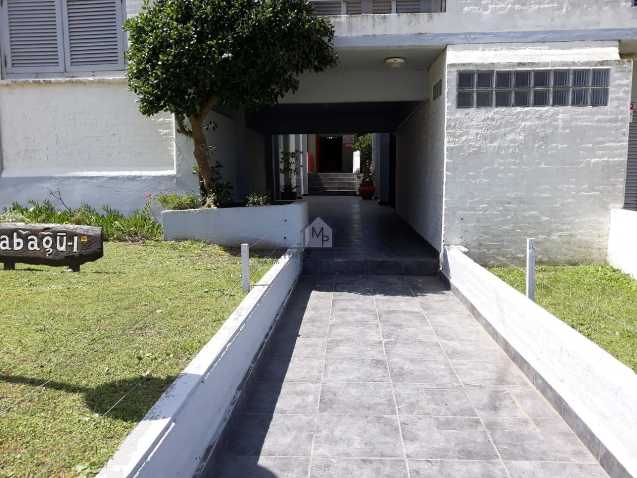 Departamento de 2 ambientes con Vista al Mar y cochera, Zona Centro, Villa Gesell.-