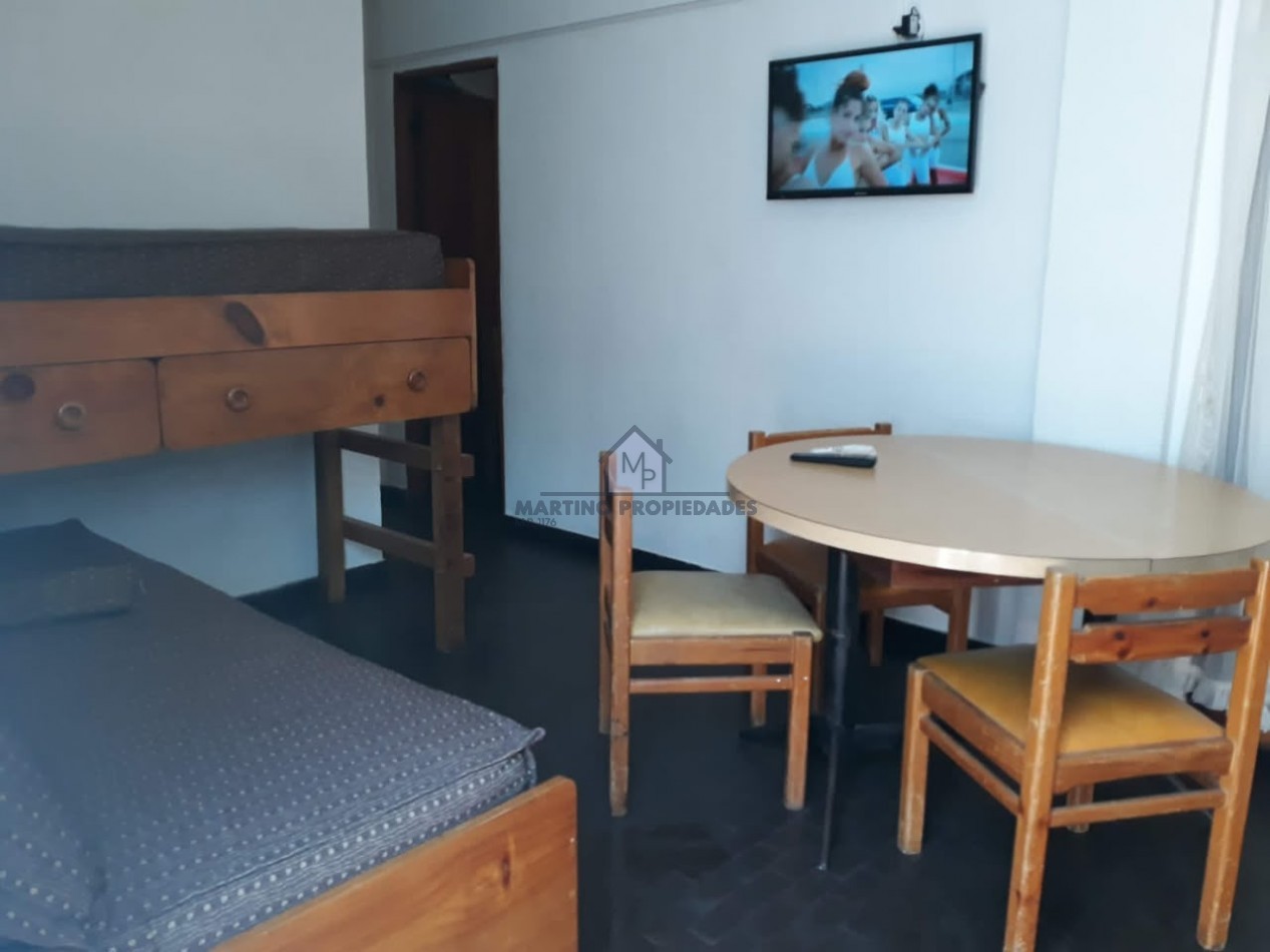 Departamento de 2 ambientes con Vista al Mar y cochera, Zona Centro, Villa Gesell.-