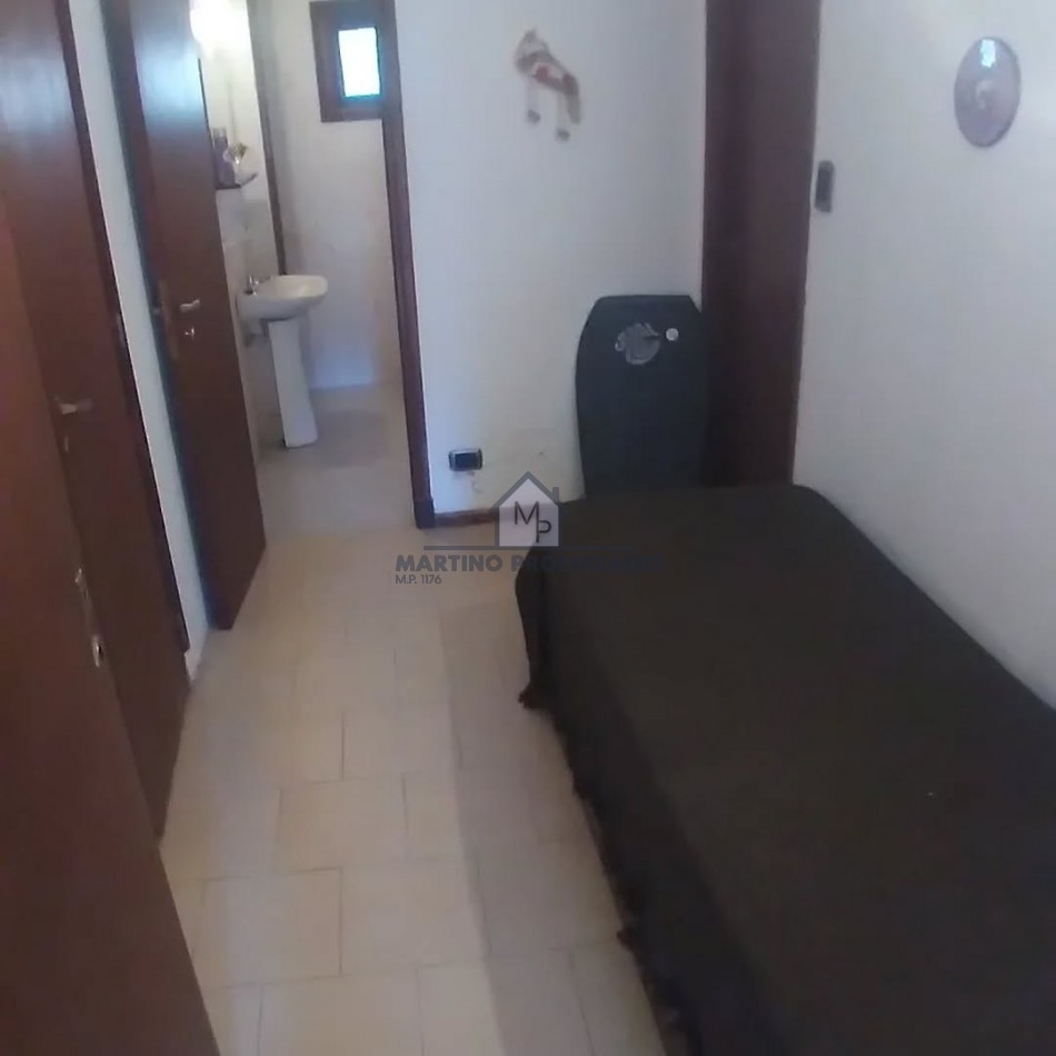 Casa en Venta, Villa Gesell, Zona Centro.-