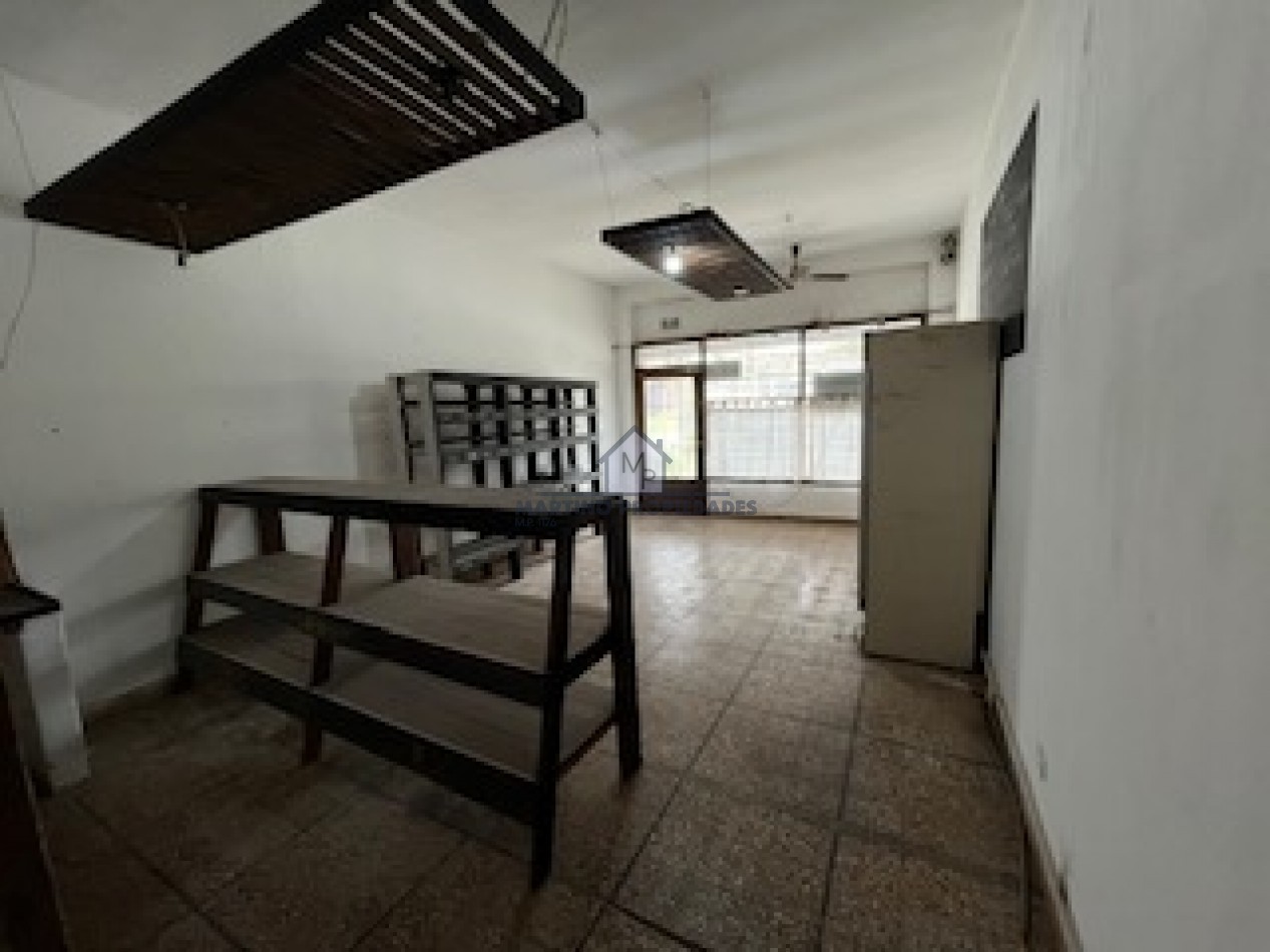 Local en Venta, Villa Gesell, Zona Centro Sur.-