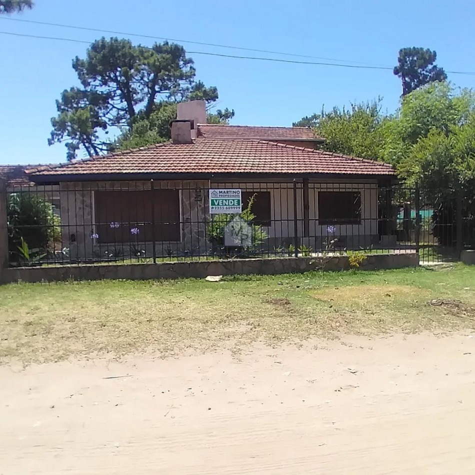 Casa en Venta, Villa Gesell, Zona Centro.-