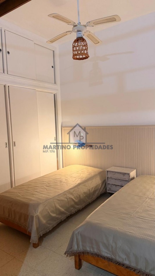Departamento de 1 ambiente amplio frente al Mar en Venta, Villa Gesell, Zona Centro.-