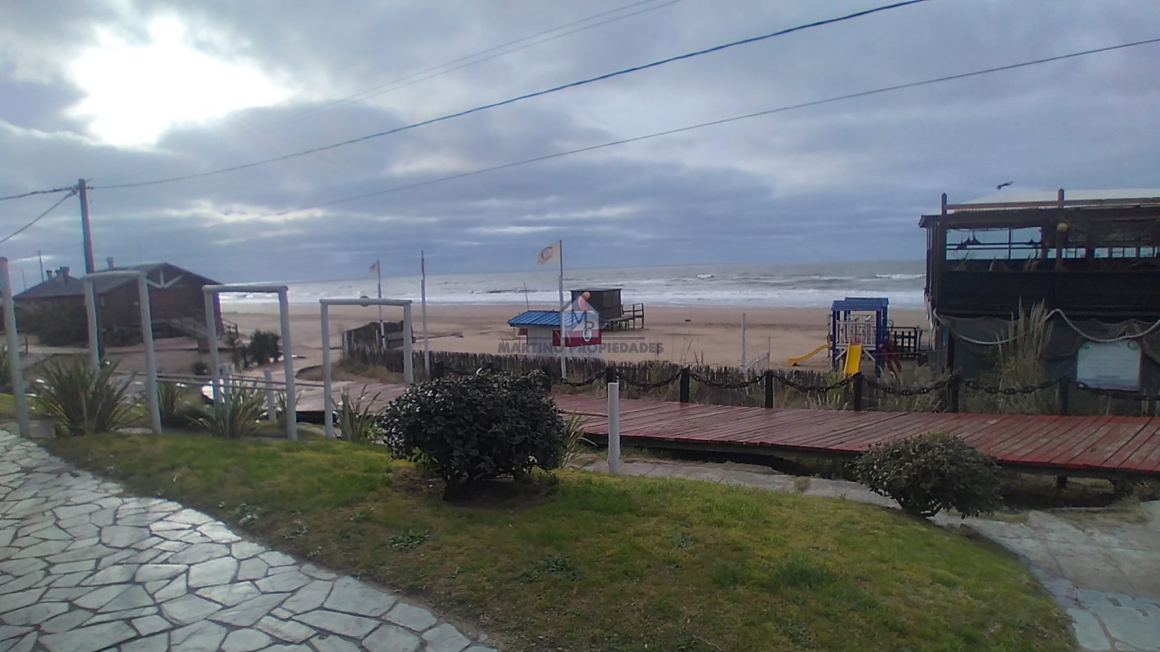 Departamento de 1 ambiente amplio frente al Mar en Venta, Villa Gesell, Zona Centro.-