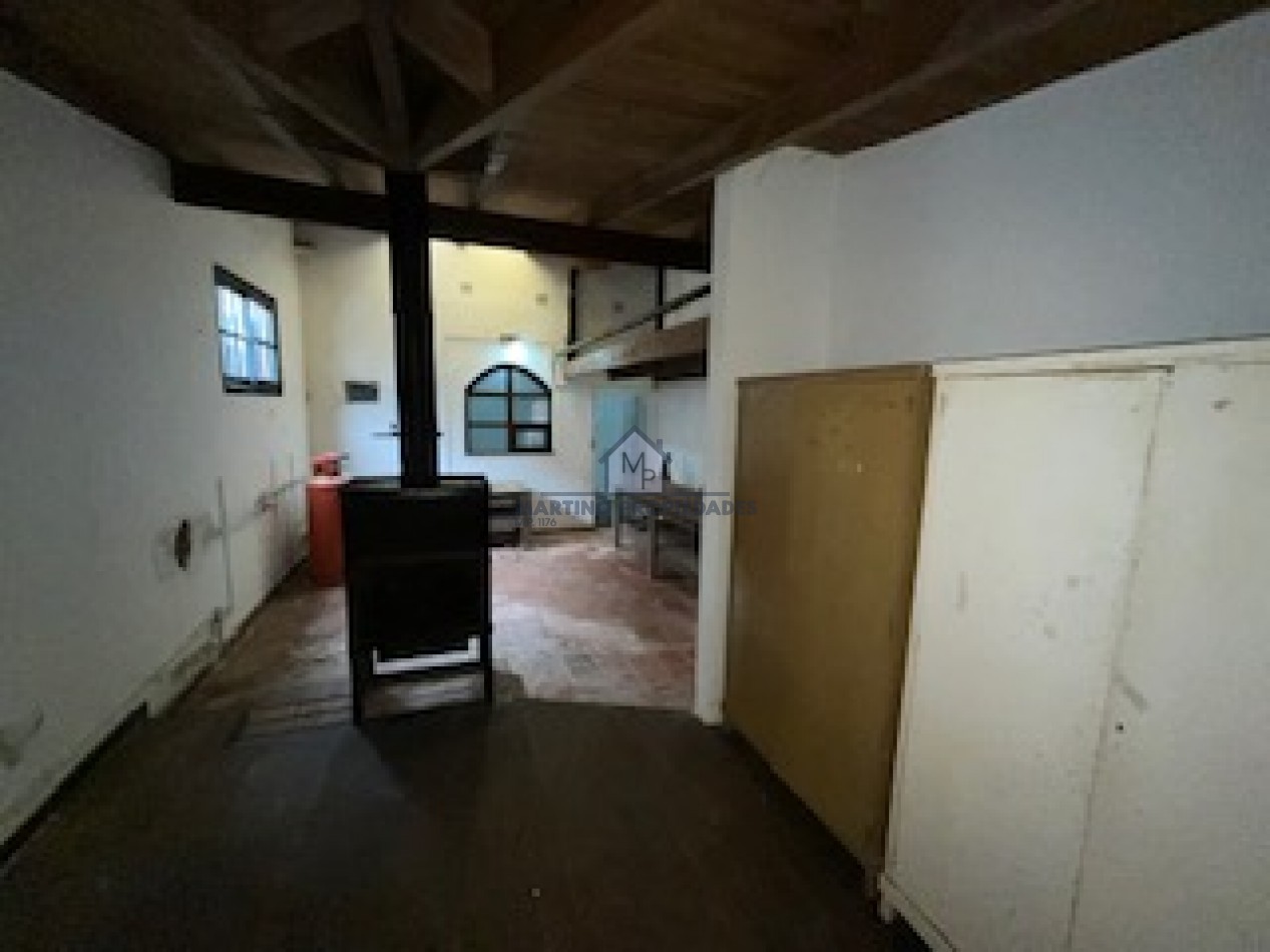 Local en Venta, Villa Gesell, Zona Centro Sur.-