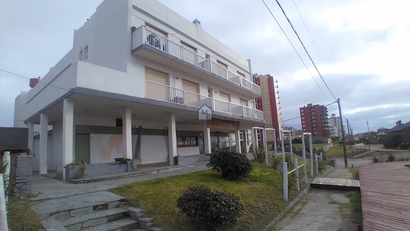 Departamento de 1 ambiente amplio frente al Mar en Venta, Villa Gesell, Zona Centro.-