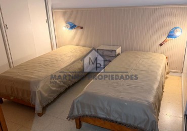 Departamento de 1 ambiente amplio frente al Mar en Venta, Villa Gesell, Zona Centro.-