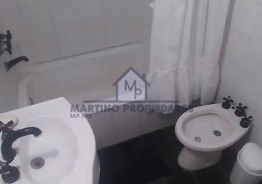 Casa en Venta, Villa Gesell, Zona Centro.-